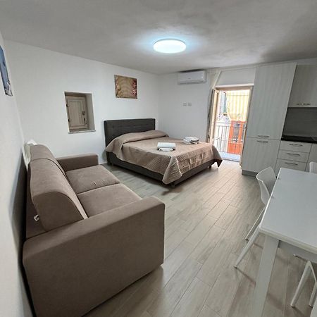 House Nonna Pina Apartment เชฟาลู ภายนอก รูปภาพ