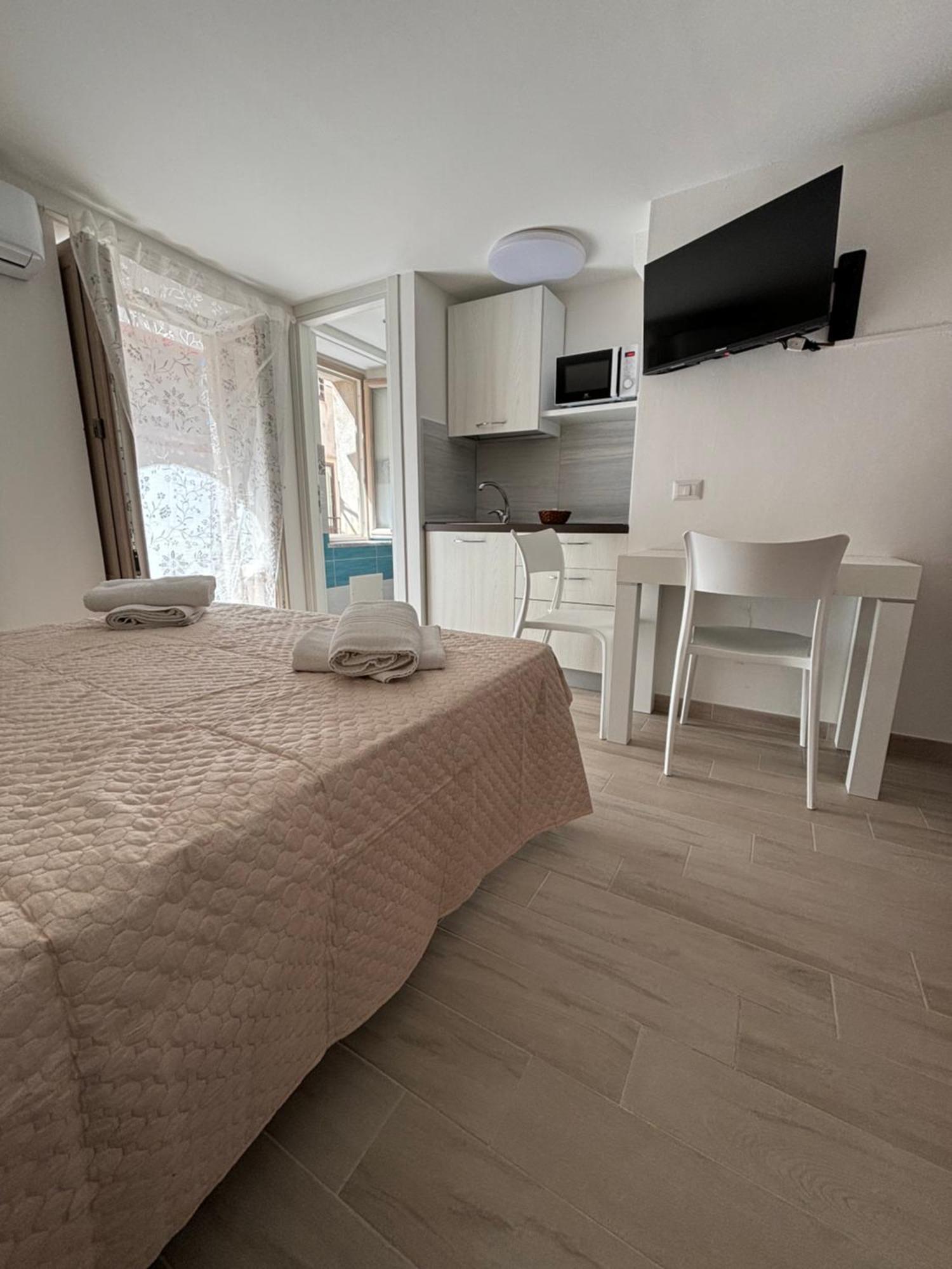House Nonna Pina Apartment เชฟาลู ภายนอก รูปภาพ